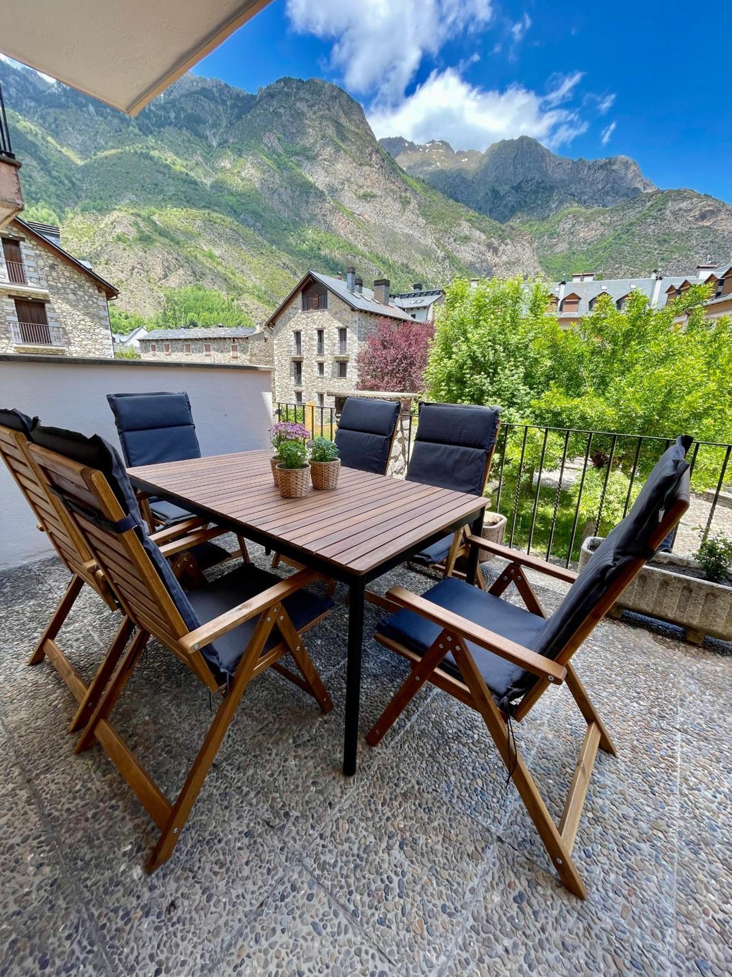 Apartamento Familiar En El Centro De Benasque Con Terraza Экстерьер фото